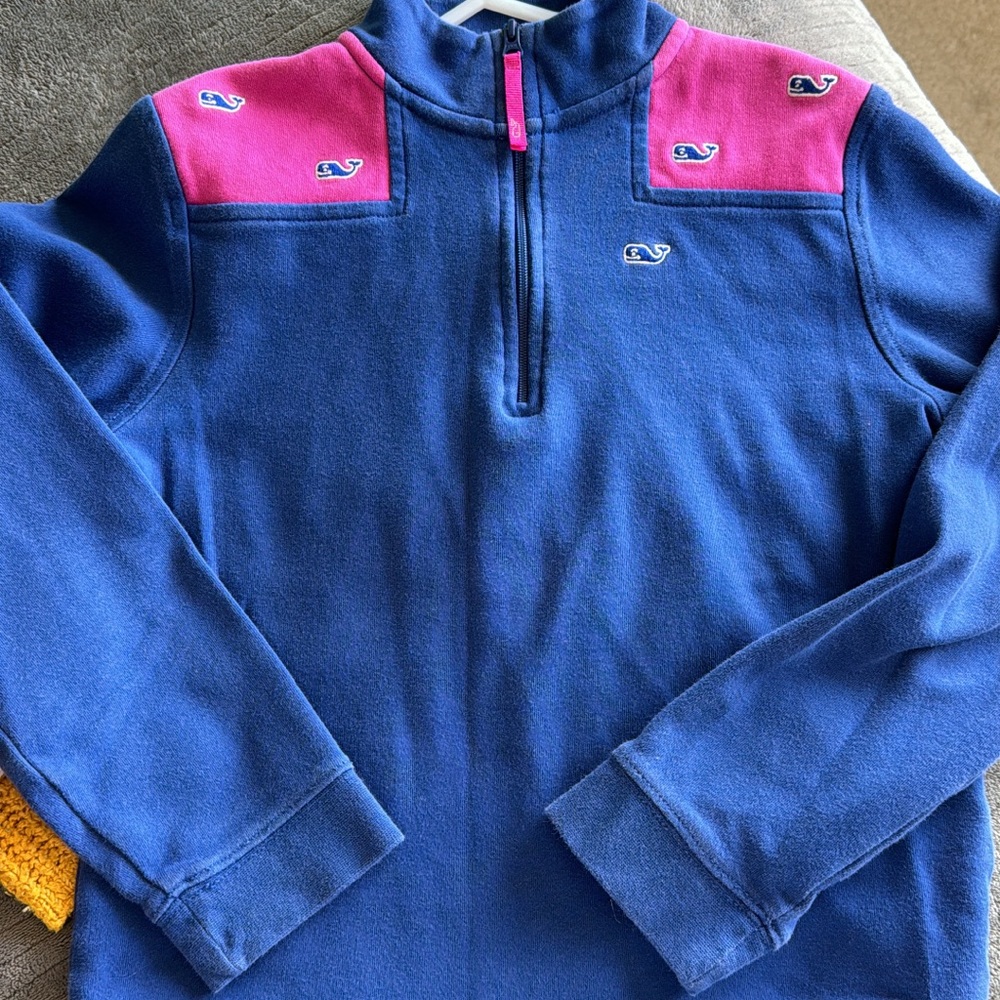 Vineyard vines sweatshirt